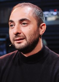 Создать мем Денис Карибидис
