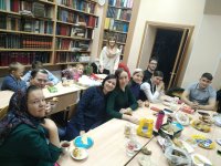 Создать мем Какие то странные люди