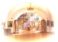 Создать мем Крестовоздвиженский храм внутри