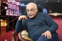 Создать мем Отвечает Александр Друзь