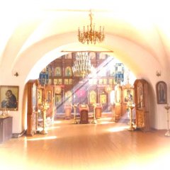 Крестовоздвиженский храм внутри